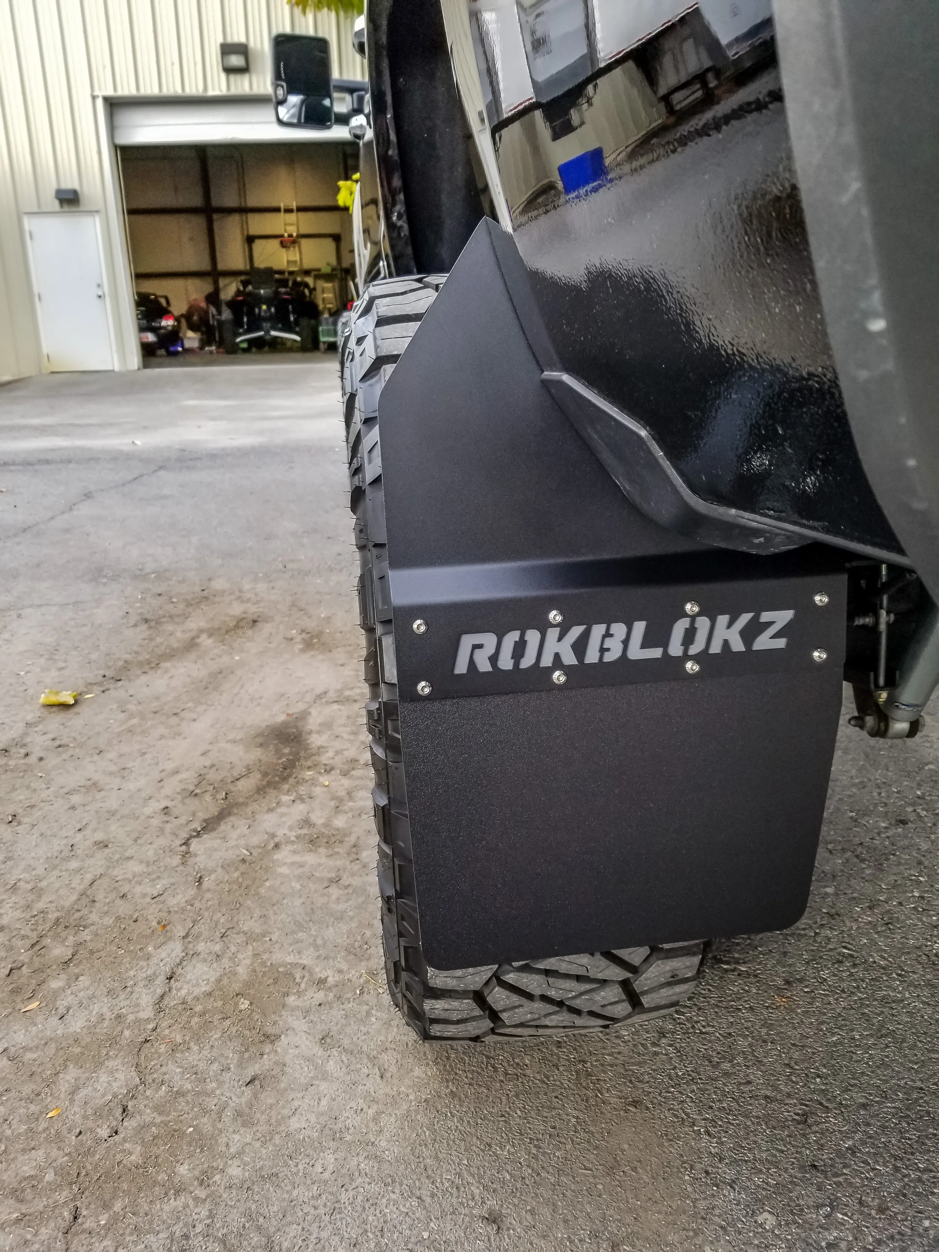 Chevrolet Silverado 1500/2500/3500HD STEP BACK (3rd Gen) 2015-2018 SRW Mud Flaps