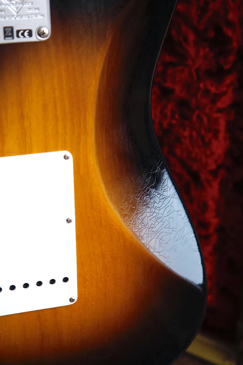 Fender Custom Shop Limited Edition 70th Anniversary 1954 Stratocaster DLX Closet Classic 2-Color Sunburst
