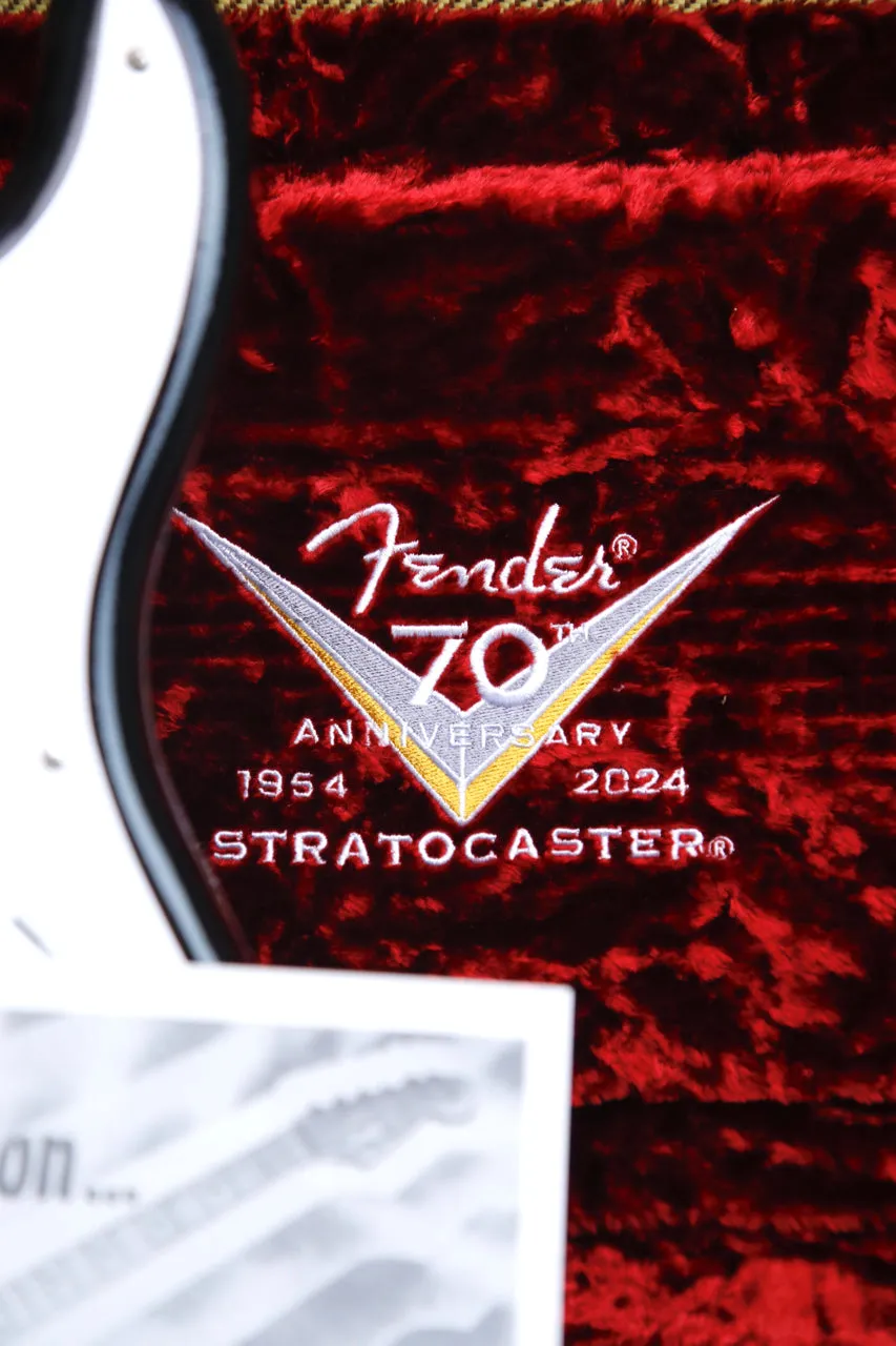 Fender Custom Shop Limited Edition 70th Anniversary 1954 Stratocaster DLX Closet Classic 2-Color Sunburst