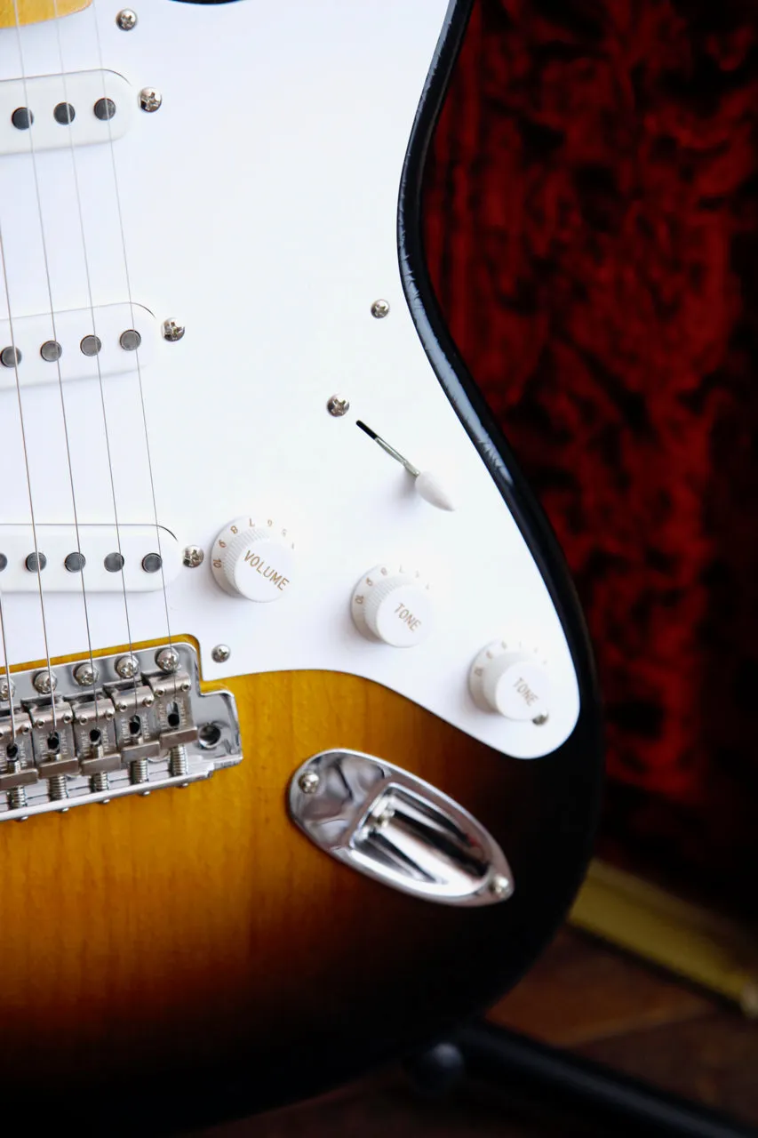 Fender Custom Shop Limited Edition 70th Anniversary 1954 Stratocaster DLX Closet Classic 2-Color Sunburst