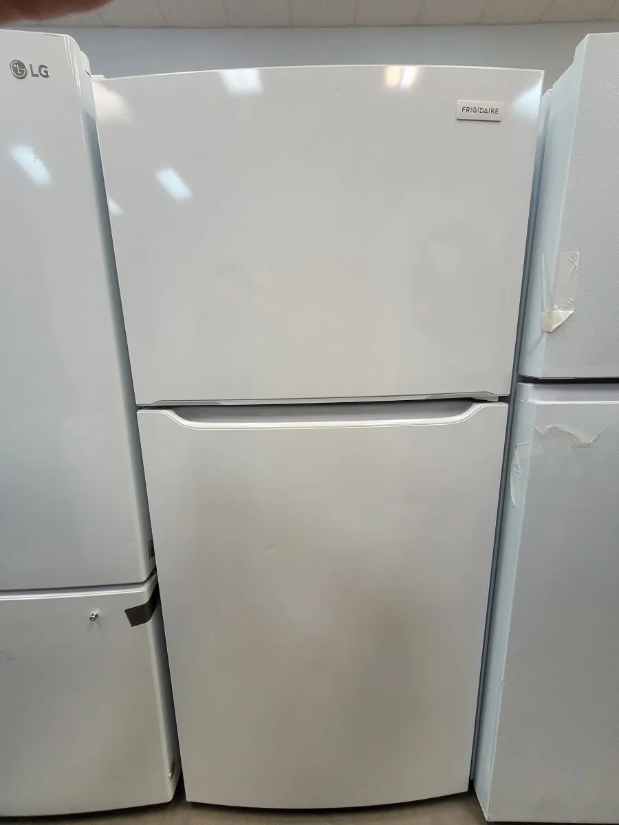 FFTR2045VW - REFRIGERATORS - Frigidaire - Top Freezer - White - Open Box