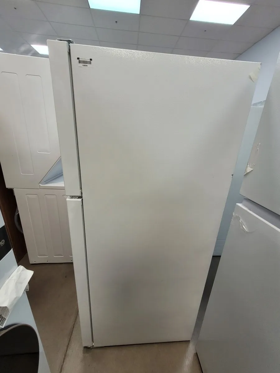 FFTR2045VW - REFRIGERATORS - Frigidaire - Top Freezer - White - Open Box