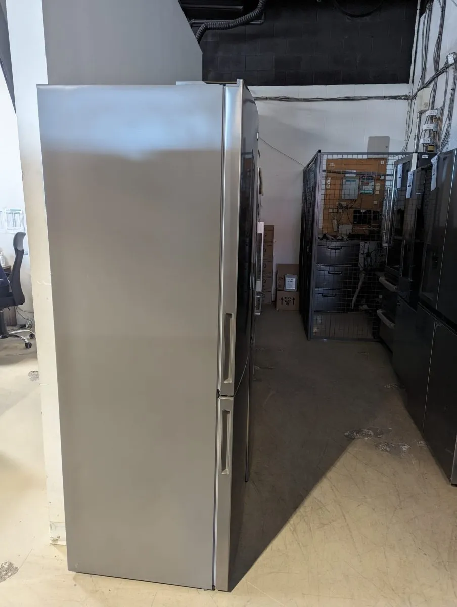 FRBG1224AV - REFRIGERATORS - Frigidaire - Bottom Freezer - Brushed Steel - Open Box