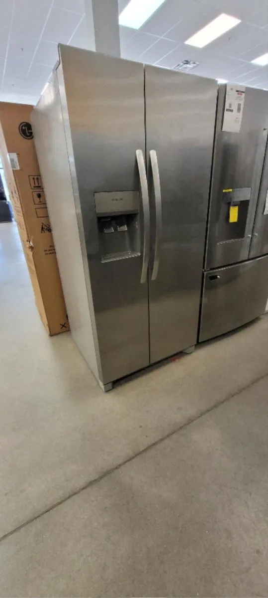FRSS2323AS - REFRIGERATORS - Frigidaire - Side by Side - Stainless Steel - Open Box