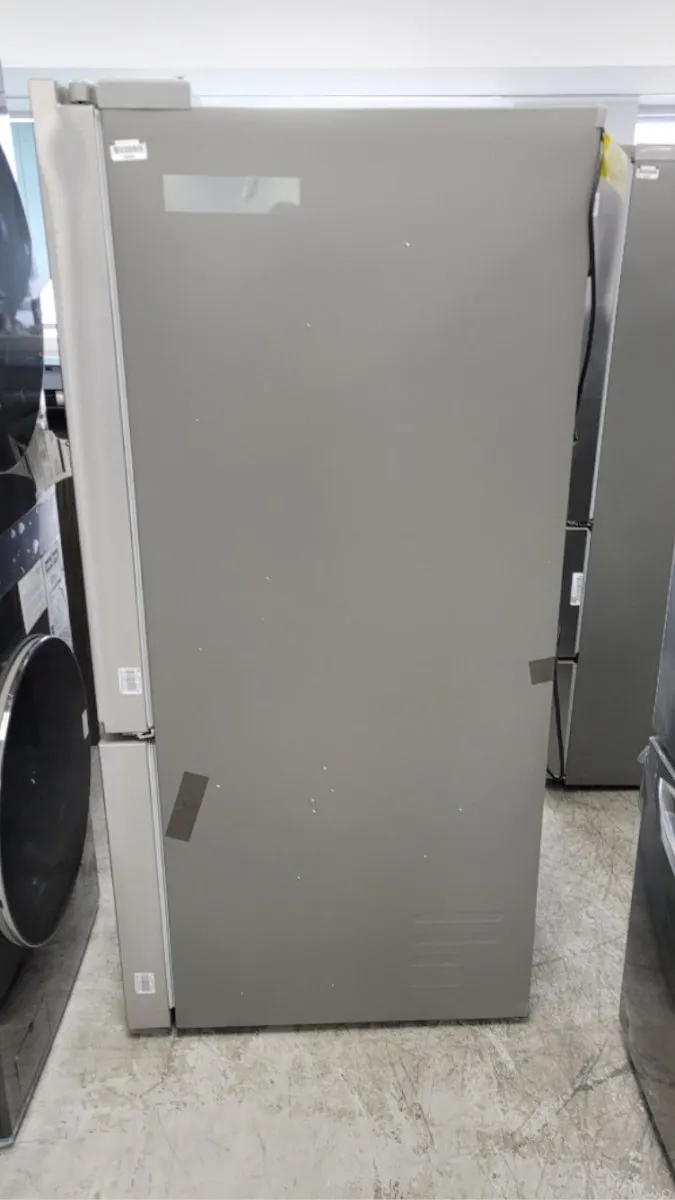 LF25S6330S - REFRIGERATORS - LG - French 3-Door - Stainless Steel - Open Box
