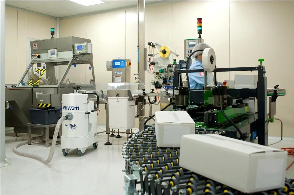 NilfiskCFM VHW311 T AD 3 Phase ANZ Config White Line Vacuum Unit W Downstream Absolute Filter