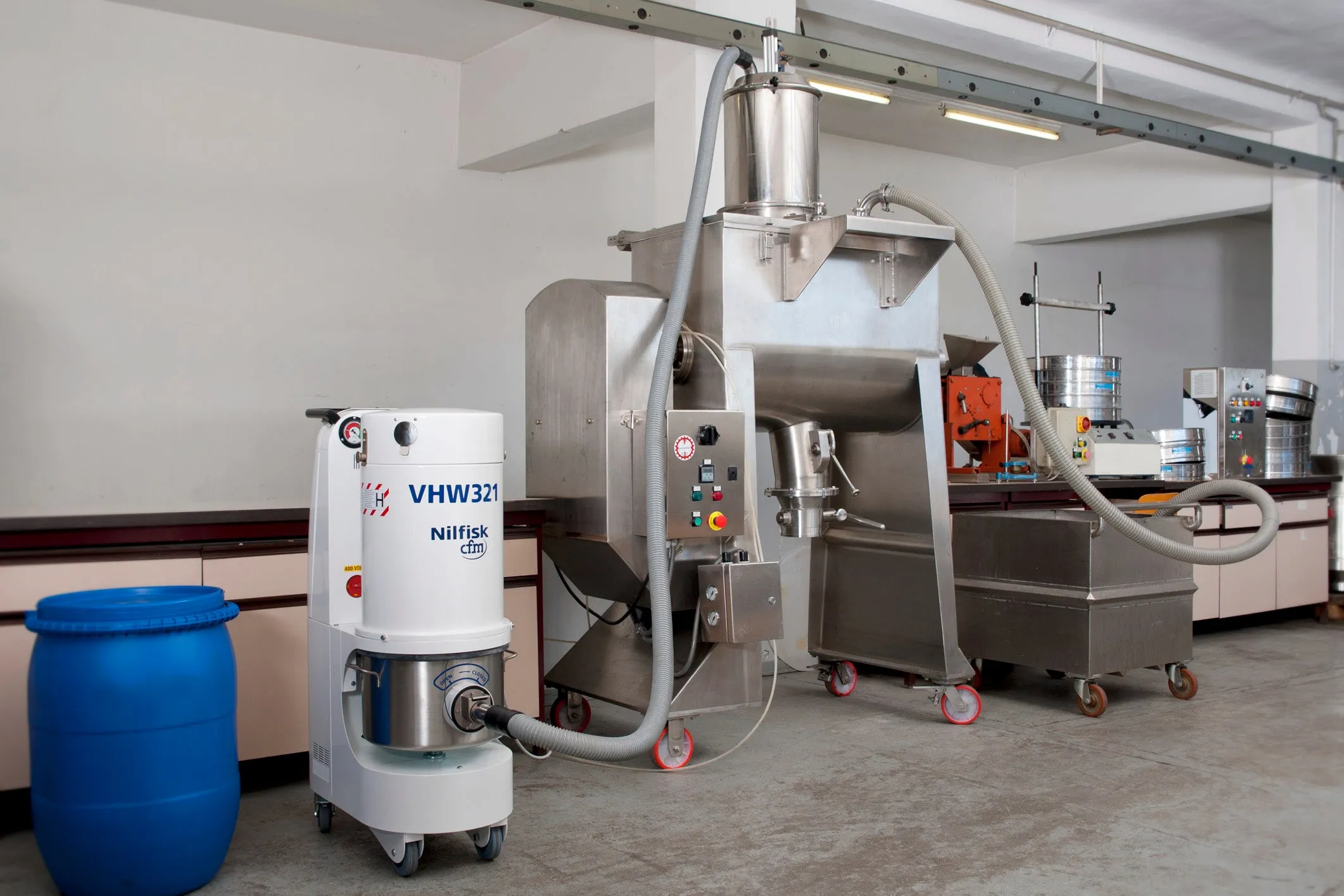 NilfiskCFM VHW321 LC ANZ Config White Line Vacuum Unit With 3Ph Induction Motor
