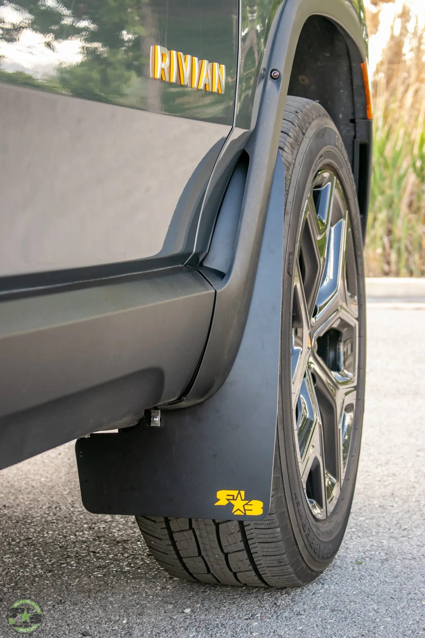 Rivian R1T 2022  Mud Flaps
