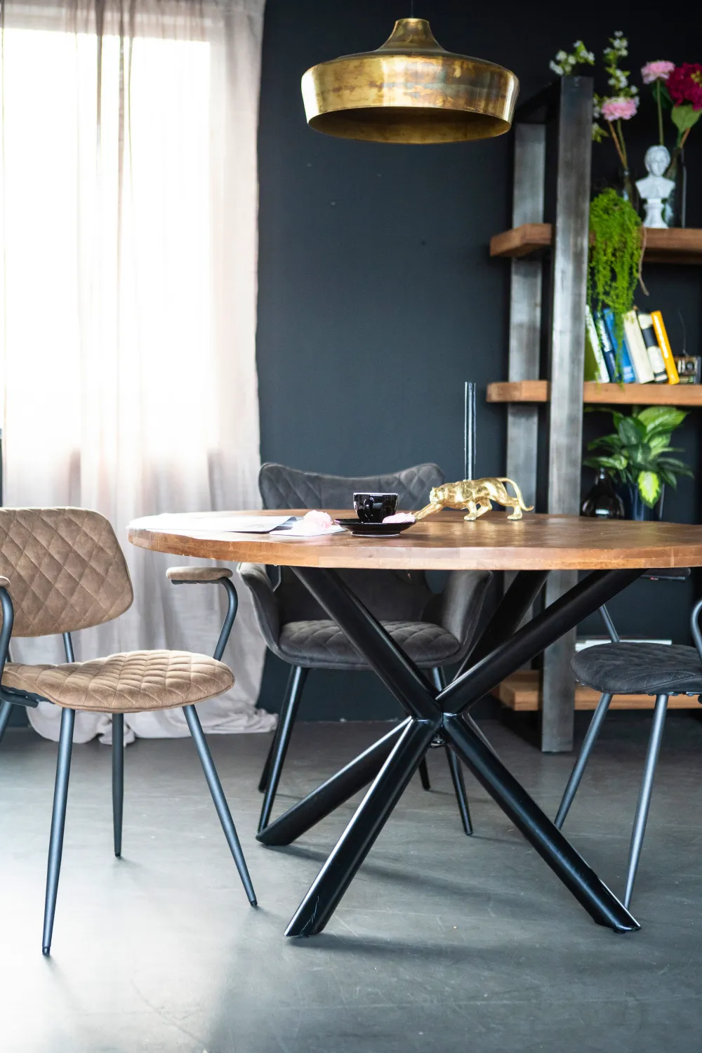Round Wooden Dining Table (L) | Eleonora Mango