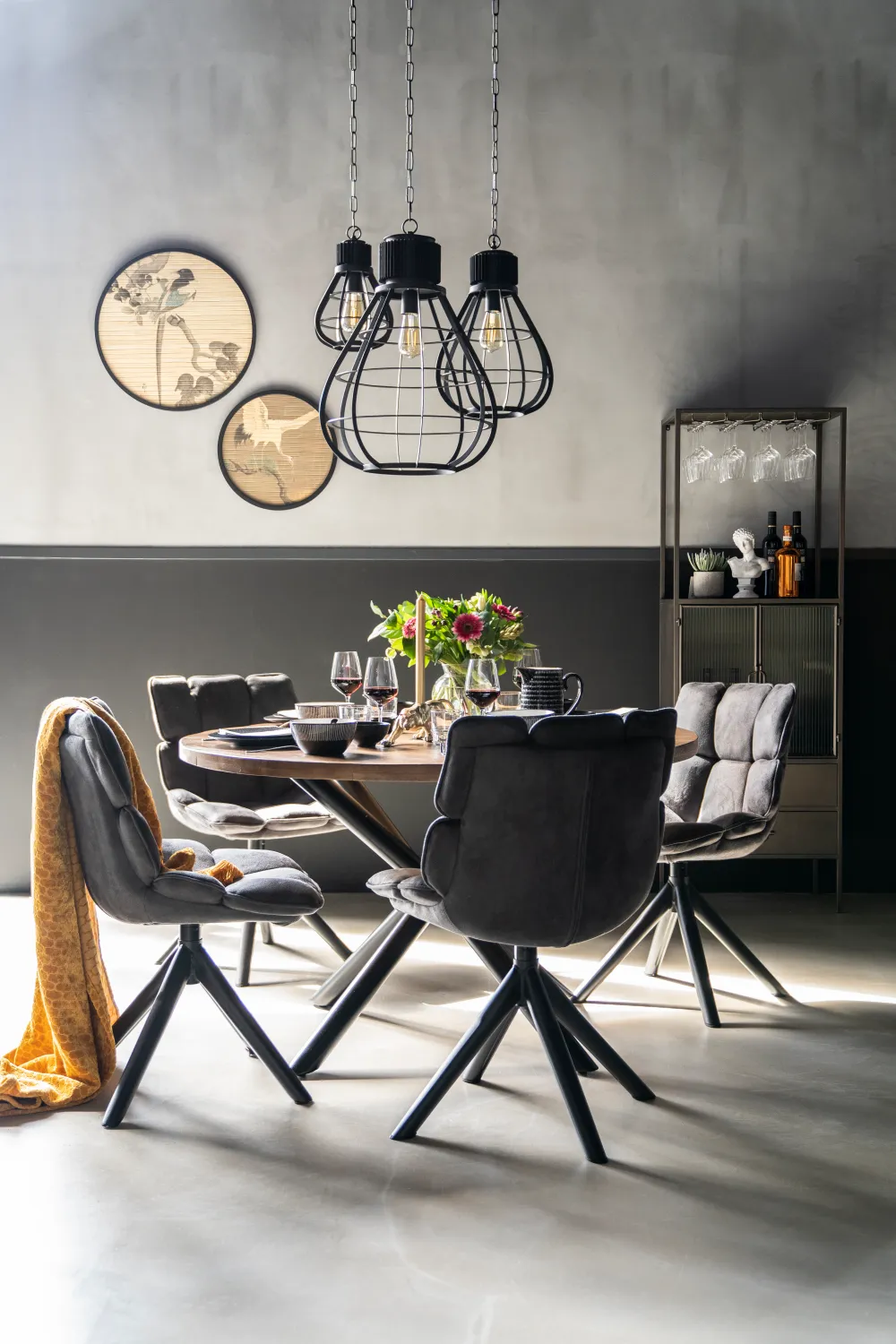 Round Wooden Dining Table (L) | Eleonora Mango