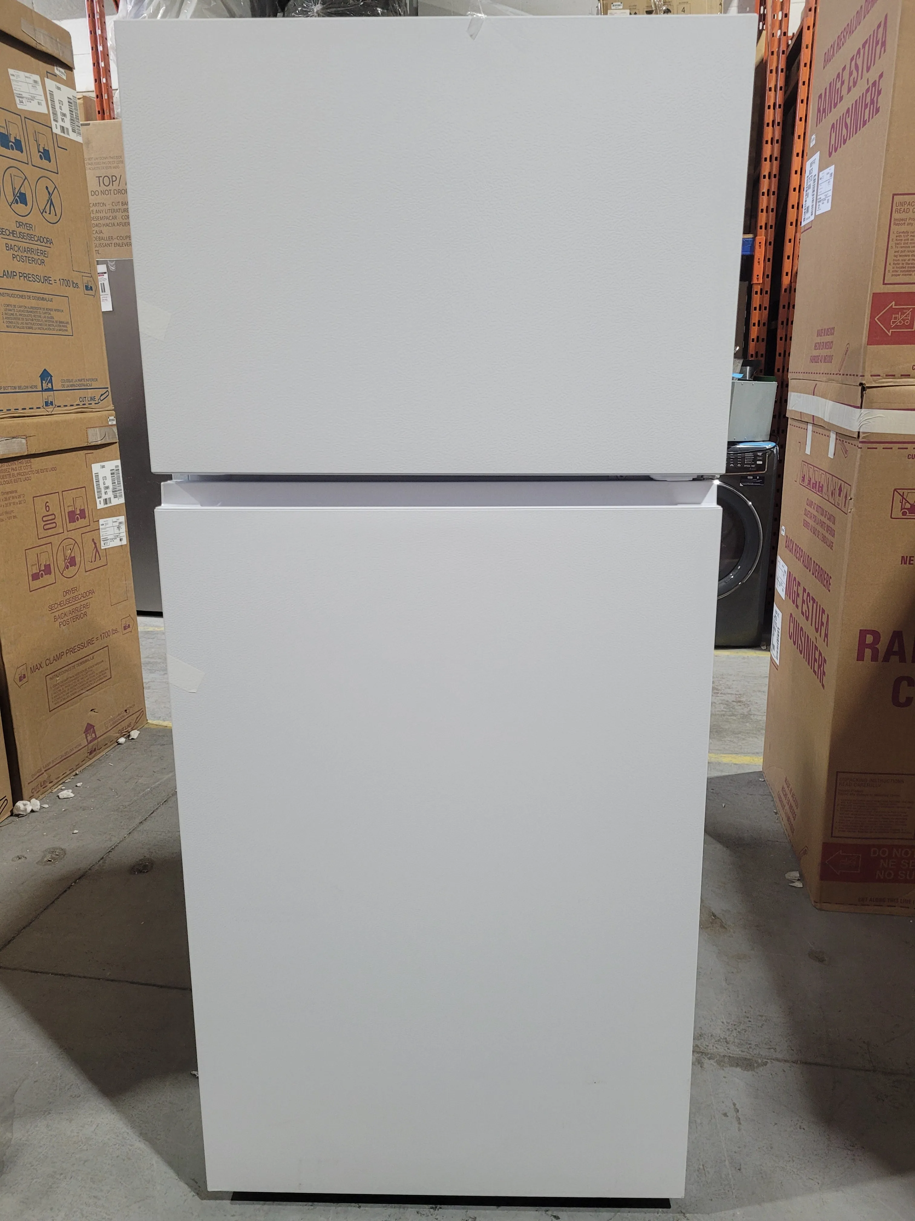 RT18A2FWD - REFRIGERATORS - Hisense - Top Freezer - White - Open Box
