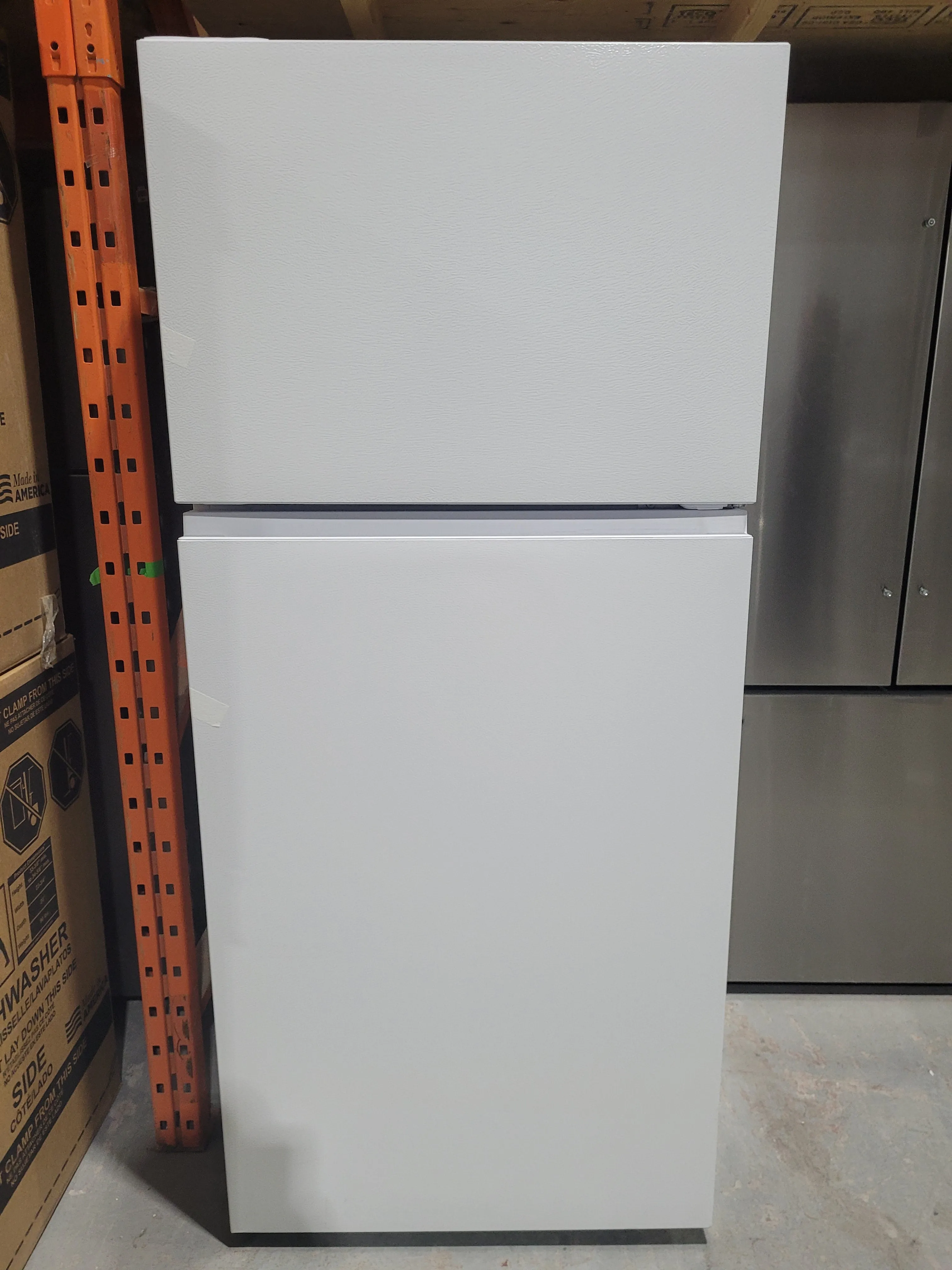 RT18A2FWD - REFRIGERATORS - Hisense - Top Freezer - White - Open Box