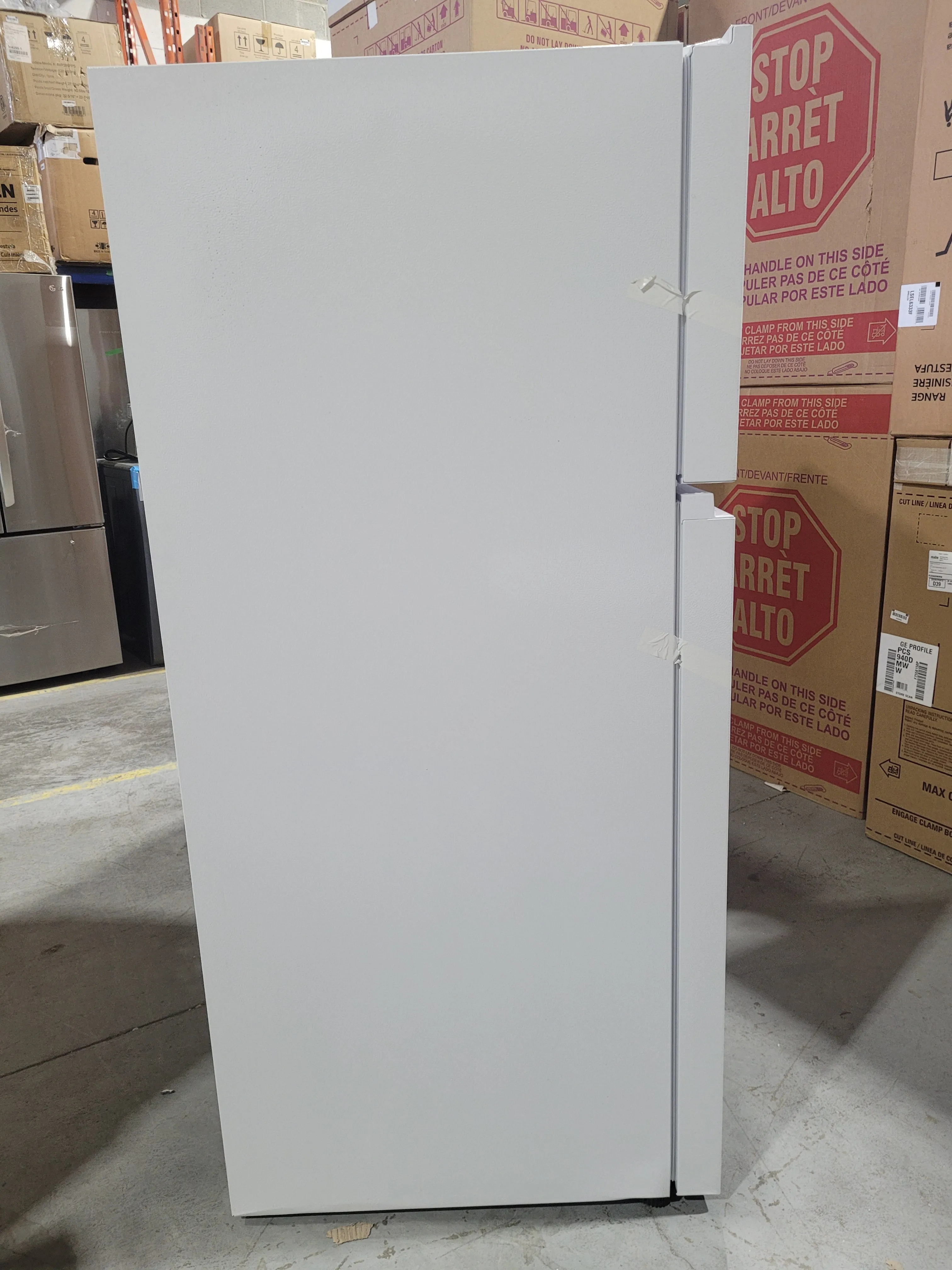 RT18A2FWD - REFRIGERATORS - Hisense - Top Freezer - White - Open Box