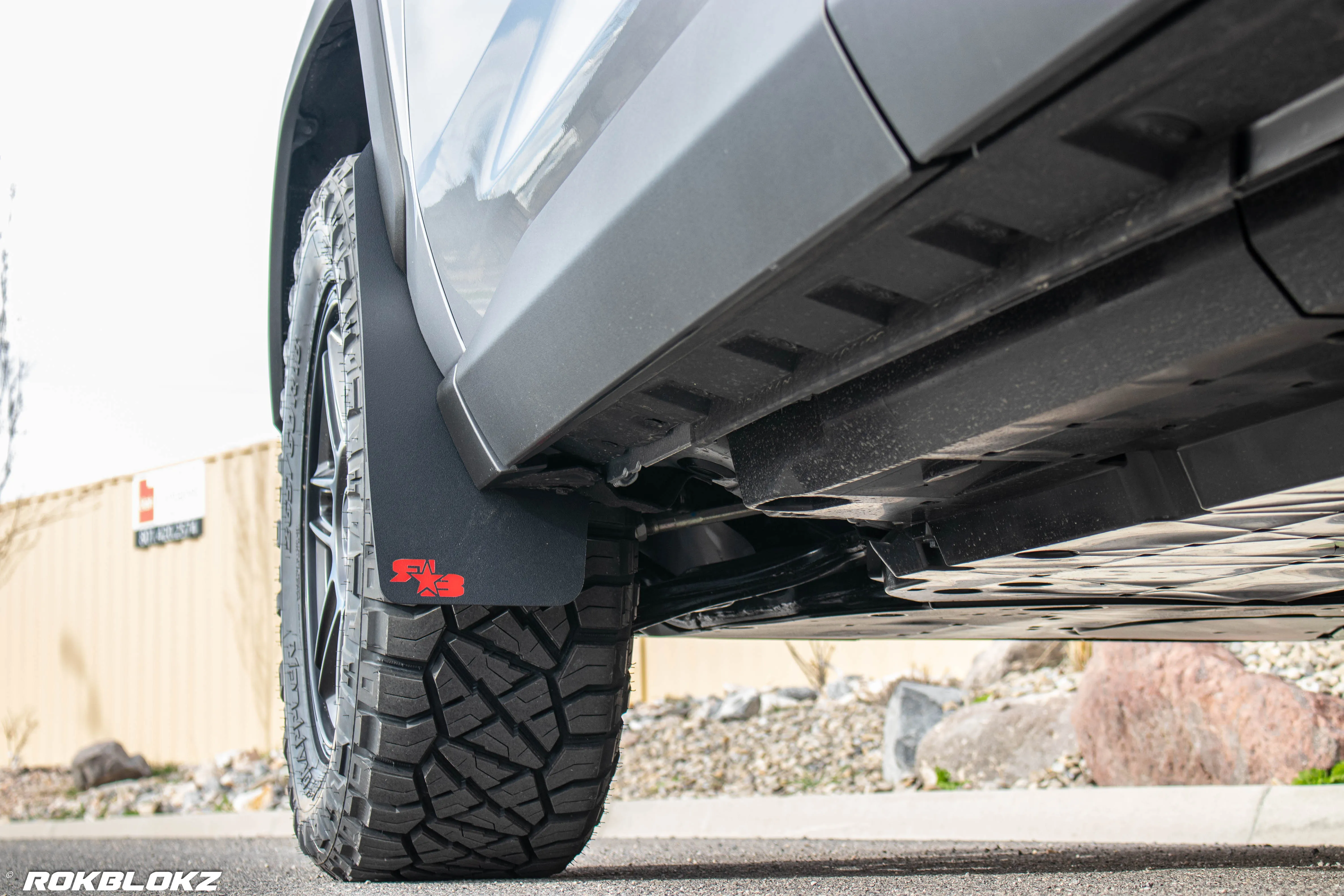 Toyota RAV4 (5th Gen) LE, XLE, LIMITED, Hybrid 2019  Mud Flaps